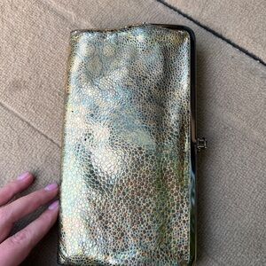 HOBO Iridescent Gold Lauren